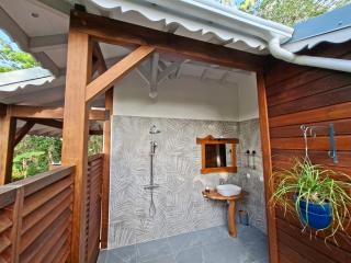 Lodge belle nature 1, piscine privée, grand jardin, 900 m de la plage de grande anse - 7