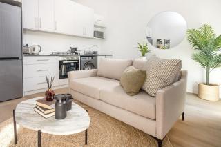 Champagne Apartment by Back In Town - Hermanus Rentals - 1