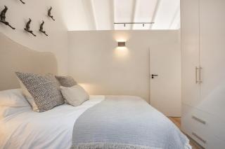 Champagne Apartment by Back In Town - Hermanus Rentals - 8