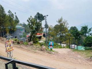 Gunner Lodges - 4