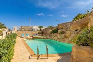 Villa & Pool Apartments in Mellieha Bay - 8