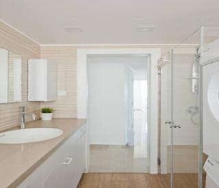 3BR Beachfront Apt w Amazing Sea View l Mamad - 7