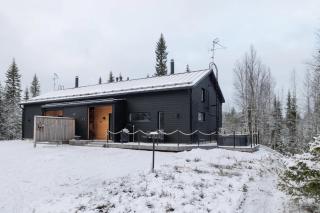 Villa Hulhavanhelmi | Modern Villa with Private Jacuzzi & Ski-in Access at Iso-Syöte - 6