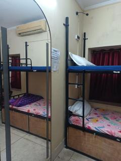 ROAMERS INN Backpackers Hostel - 6