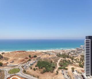 Luxury Apt Tower l Sea View Bat Yam l Mamad - 1