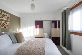 Peterhead Home-Stay - 9