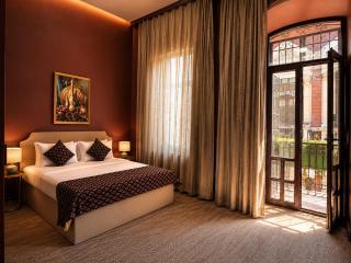 The Lantern Central Hotel - 8