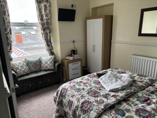 Weybourne Guest House - 1