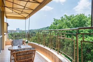 Spacious condo in Golden Sands - 3