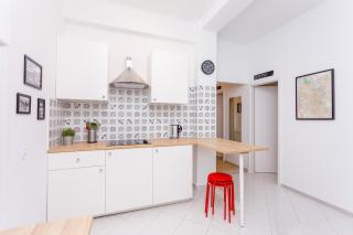 Cozy Downtown Rooms - 5