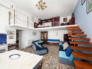 De Vivo Realty - Coco's Apartments - 1