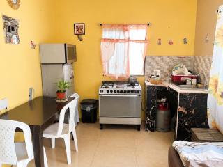 Serenity Escape, Cozy Stay w Secure Parking - 3