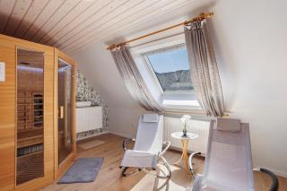 Haus Schnettler mit Sauna - 9