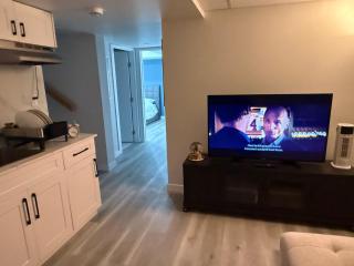 Family suite near costco with free wifi and parking - 7