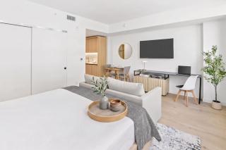 Luxury Miami Studio w Rooftop Pool & Free Parking - 9