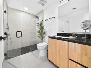 Luxury Miami Studio w Rooftop Pool & Free Parking - 6