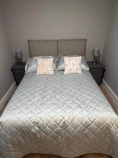 Apartment Sleeps 3 with Parking - 5