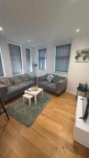 Central Birmingham JQ Apartment - 3 Bedrooms - Sleeps 6 - 2 Bathrooms - 1