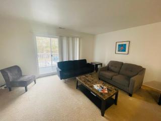 Bright 1Br Ground-Level Apartment - 5