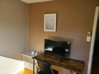 Le1226-Private Room 7 with Free WIFI and Parking - 3