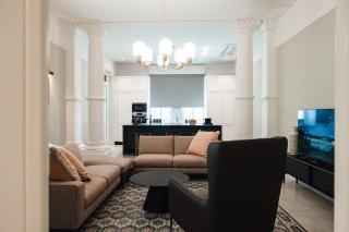 Luxury 3BR SeaView Residence in Balluta Building - 4