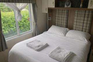 Haven Lakeland 2 Bedroom Lakeside Caravan - 5