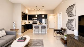 Modern Luxury Retreat in Brickell - Pool, Gym & Prime Location - 1