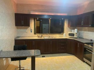 Spacious Furnished Apartment in Amman - 5