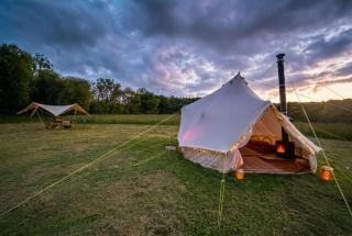 Jurassic Coast Glamping, Airstreams, Domes & Bell Tents with Hot Tub & Sauna - 9
