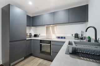 Modern 1 Bed Apartment Near Liverpool City Centre - 3