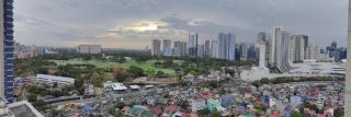 2BR Condotel in Ridgewood near NAIA Terminal 3, BGC and Venice with Pool, WIFI and Netflix - 9