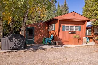 6 Blocks to Yellowstone NP: 'Bison Home' w/ BBQ - 7