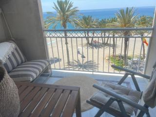 Apartamento LH Beach frente al mar - 3