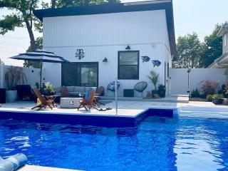 The Grand River Retreat Pool hot tub avail Sep - 0