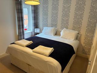 Spacious 2 Bedroom Apartment in Ascot - 3