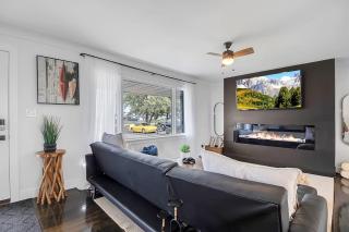 Sunny Shores Getaway 3BR2bApool - 5