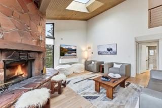 SilverKing Mountainside Penthouse Suite - 3