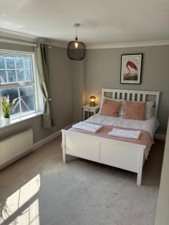 Spacious 5-Bedroom Home in Winkfield Row, Ascot - 6