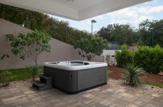 Villa Red & Blue heated pool, sauna, tennis - 2