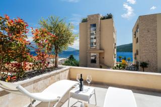 Boho Apartment with Sea View & Pool - 2