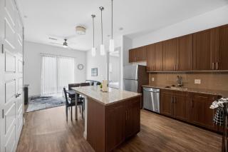 Stylish 2 Bed, 2 Bath Near Dining & Entertainment - 8