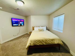 5BR Greeley Home Patio Pets EV - Sleeps 14 - 6