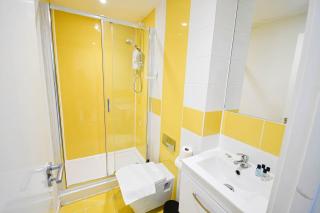 Bright & Contemporary Studio in Sheffield w WiFi - 5