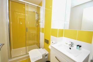 Bright & Contemporary Studio in Sheffield w WiFi - 6