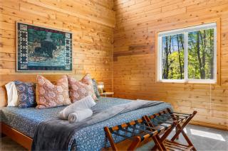 All-Sports Lake Cabin w Private Dock Fire Pit - 6