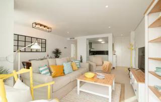 Coastal Comfort in Estepona 3 Bedroom Apartment - 8