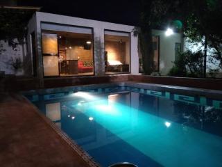 Well-Located Cumbayá Suite - 8 min to USFQ University - 6