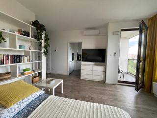 Modern Warsaw Apartment with AC - Kameralne - 8