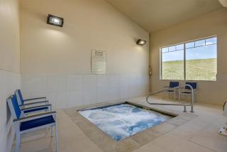 Best Western PLUS Fossil Country Inn & Suites - 2