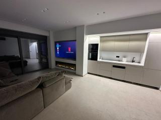 Alimar Pool Suite - 5